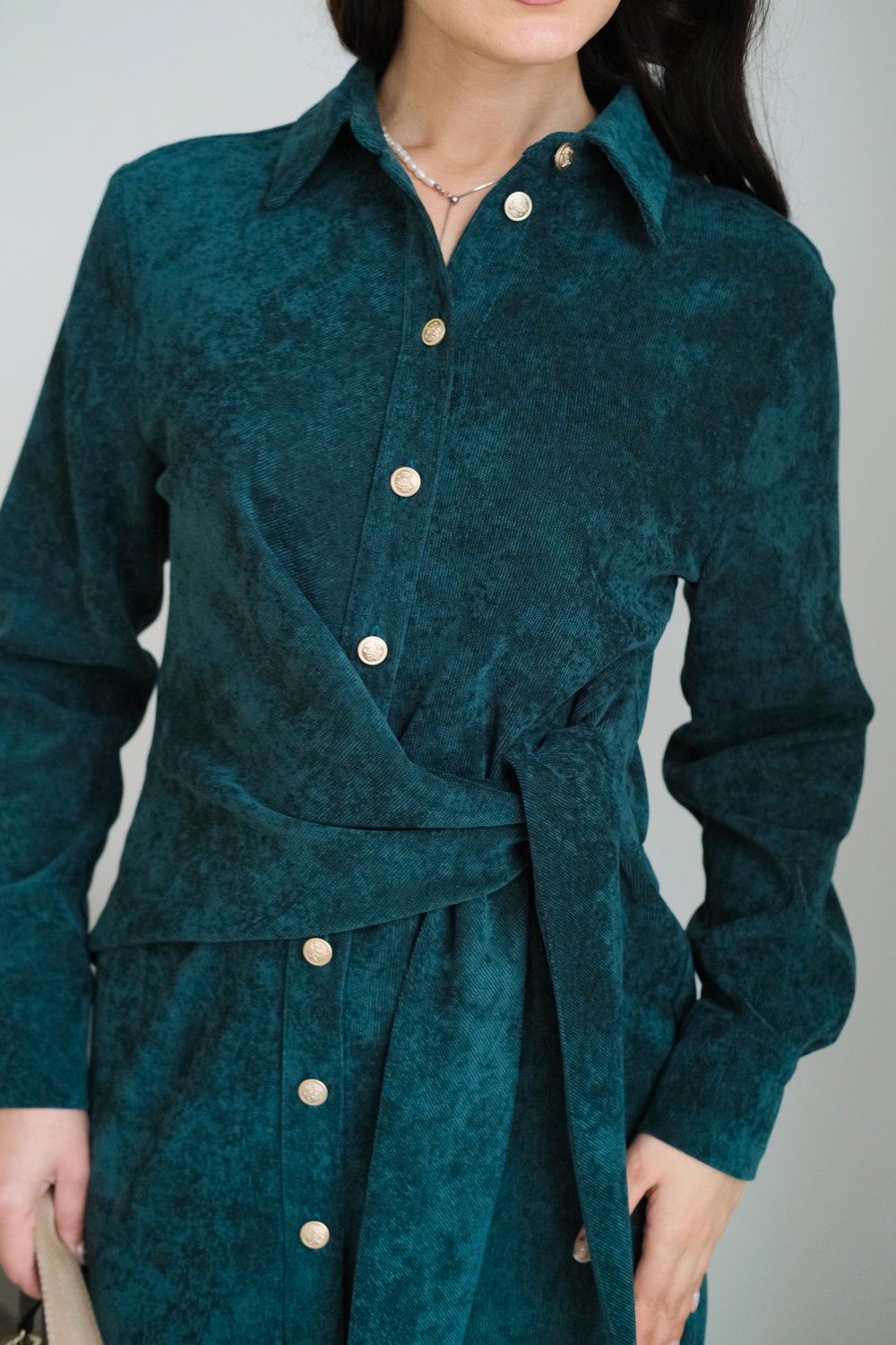 Платье с драпировкой из микровельвета