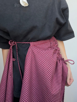 Баска-фартук с кулисками из малиновой шерсти