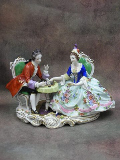 Статуэтка. Фарфор. За шахматным столом. Volkstedt. Германия