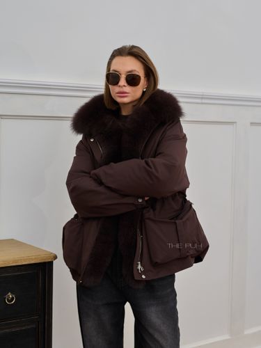Винная парка-трансформер с меховой оторочкой