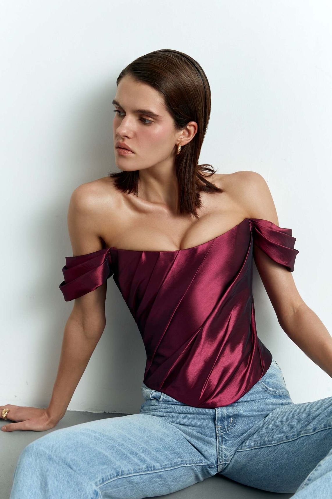 Драпированный топ из тафты со спущенными рукавами