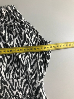 Платье Banana Republic модное, маркировка S, визуально на 44 размер