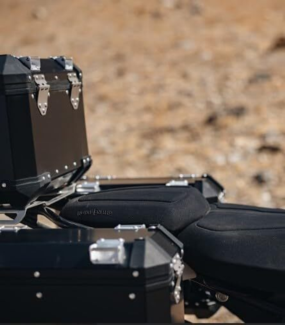 Пассажирское сиденье Royal Enfield Black Adventure Passenger Seat Himalayan 450 KXA00428