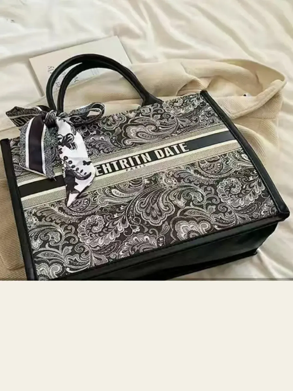 Сумка для учебы большая а4 тоут черная y2k с бантиком