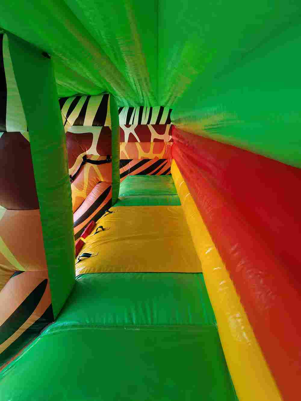 Коммерческий надувной батут «Сафари Ультра», 12*6*7 м.