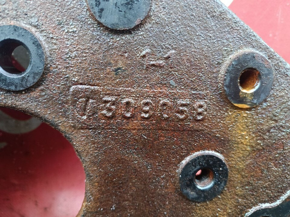 Кронштейн рессоры передней правый