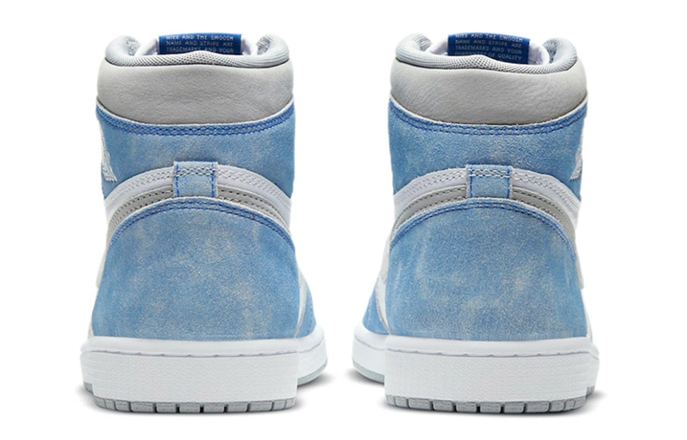 Air Jordan 1 Retro High Og 'Hyper Royal Light Smoke Grey'