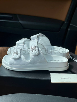 Женские сандалии Chanel Dad в белом цвете на липучках