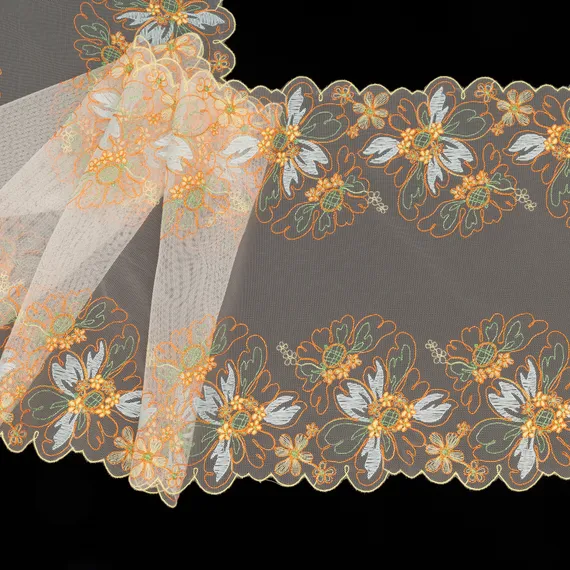 Вышивка на сетке молочная/цветочная 30 см