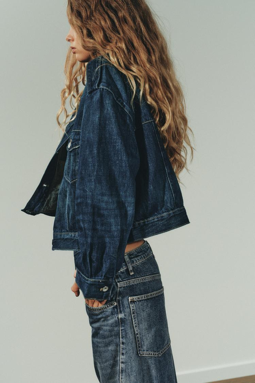 ZARA ДЖИНСОВАЯ КУРТКА TRF С ХЛЯСТИКАМИ, МОРСКОЙ СИНИЙ