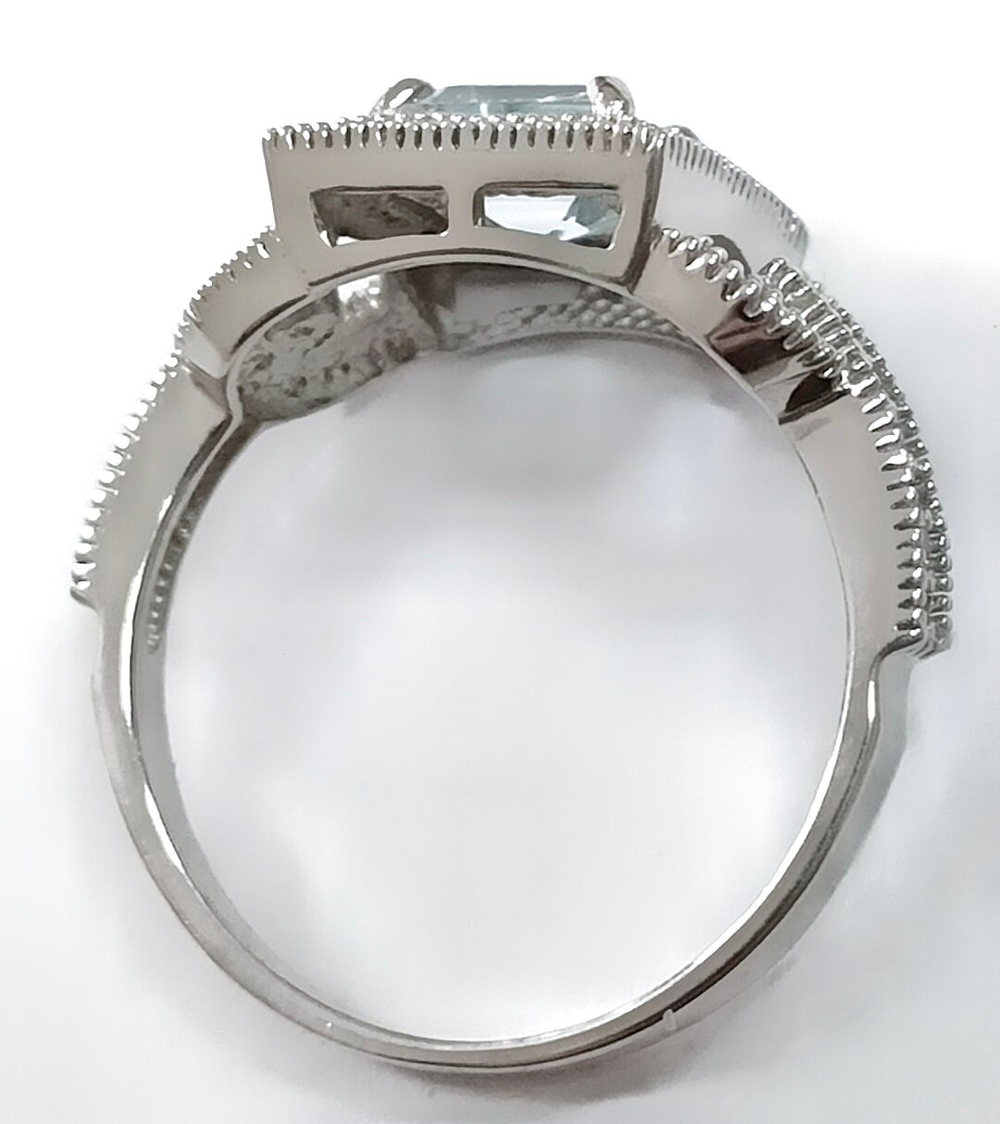 Ювелирное кольцо из серебра 925 пробы,вставка топаз,фианиты,размер 18