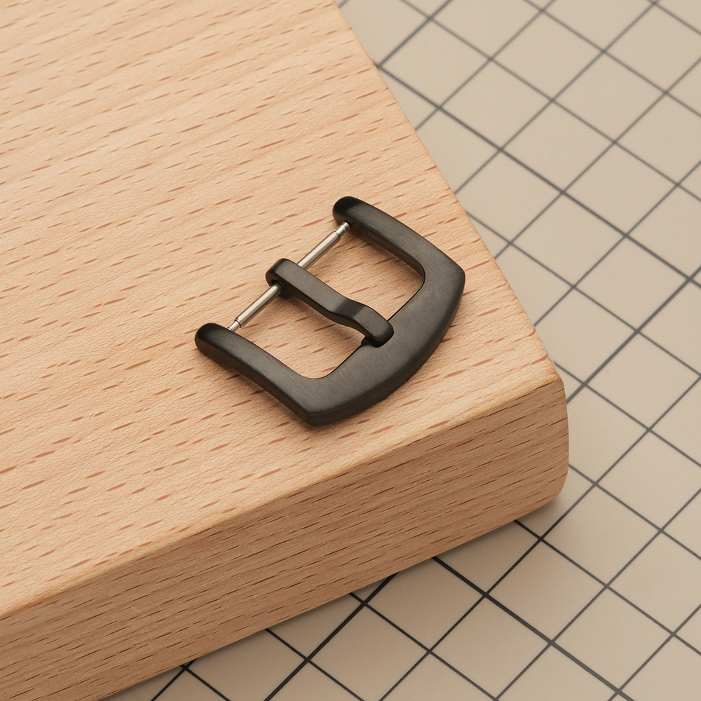 Широкая застежка, цвет черный