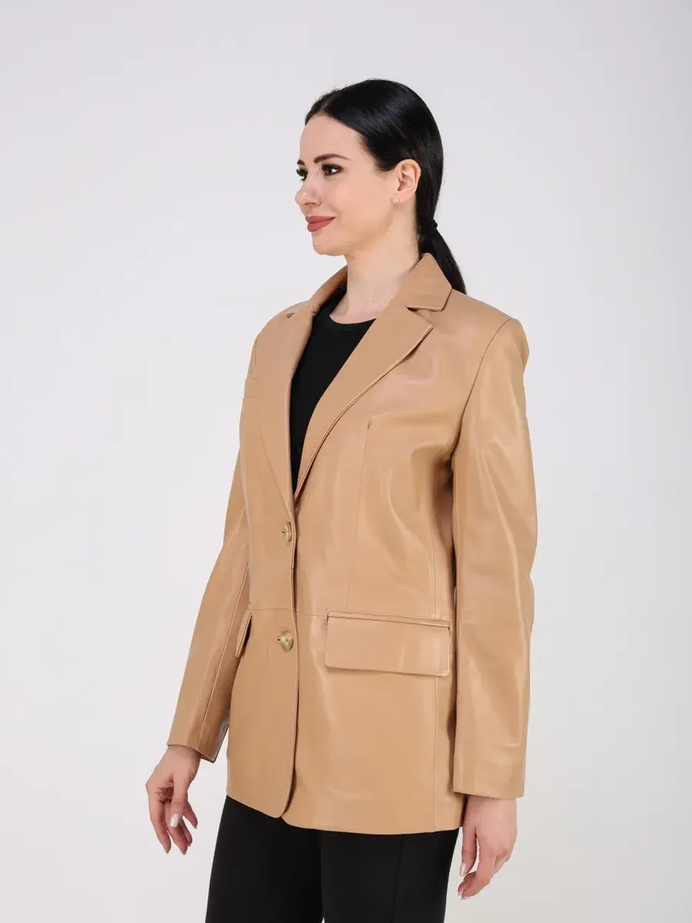 Кожаная куртка демисезонная блейзер