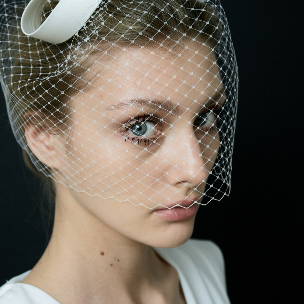 Вуаль белая с бантом сверху