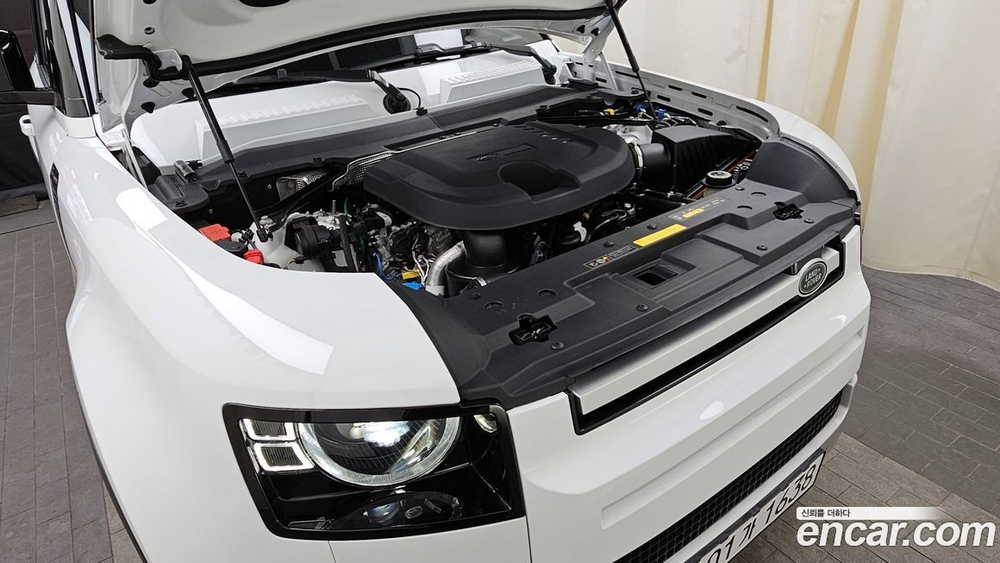 Land Rover Defender (L663) 90 D250 SE (01.2022)