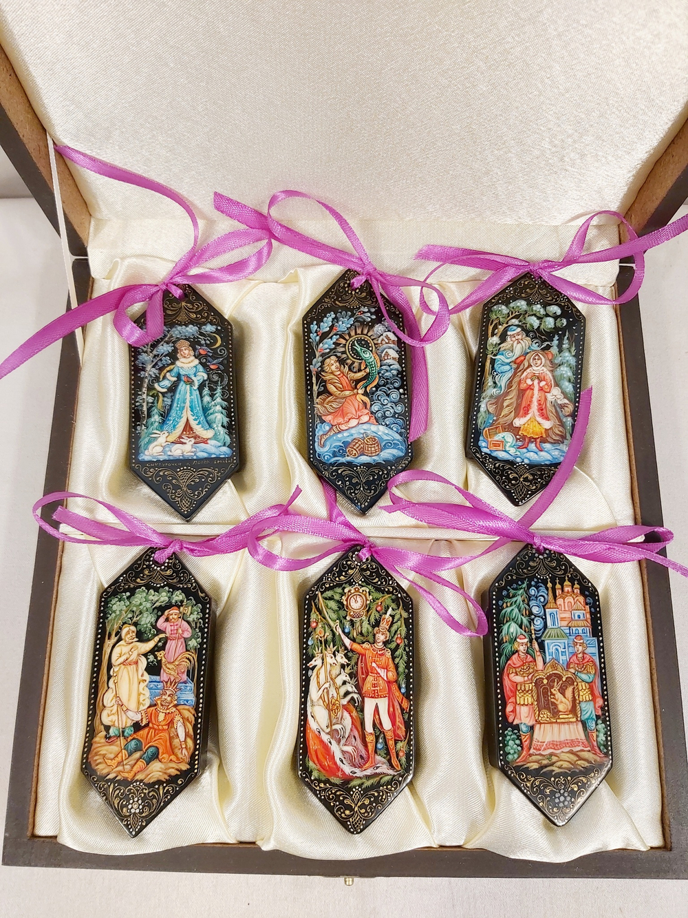 Набор из 6-ти ёлочных игрушек-конфет с ручной росписью Палех "Сказки" в футляре