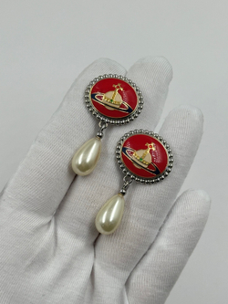 Серьги с красной эмалью и «жемчугом» Vivienne Westwood (только онлайн)