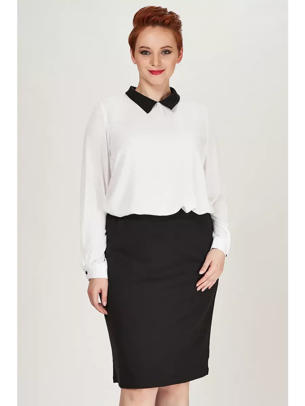 Блузка белая с черным воротником