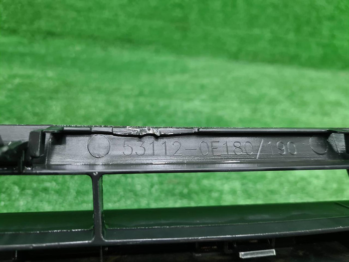 Решетка переднего бампера Highlander 3 U50 (16-19)