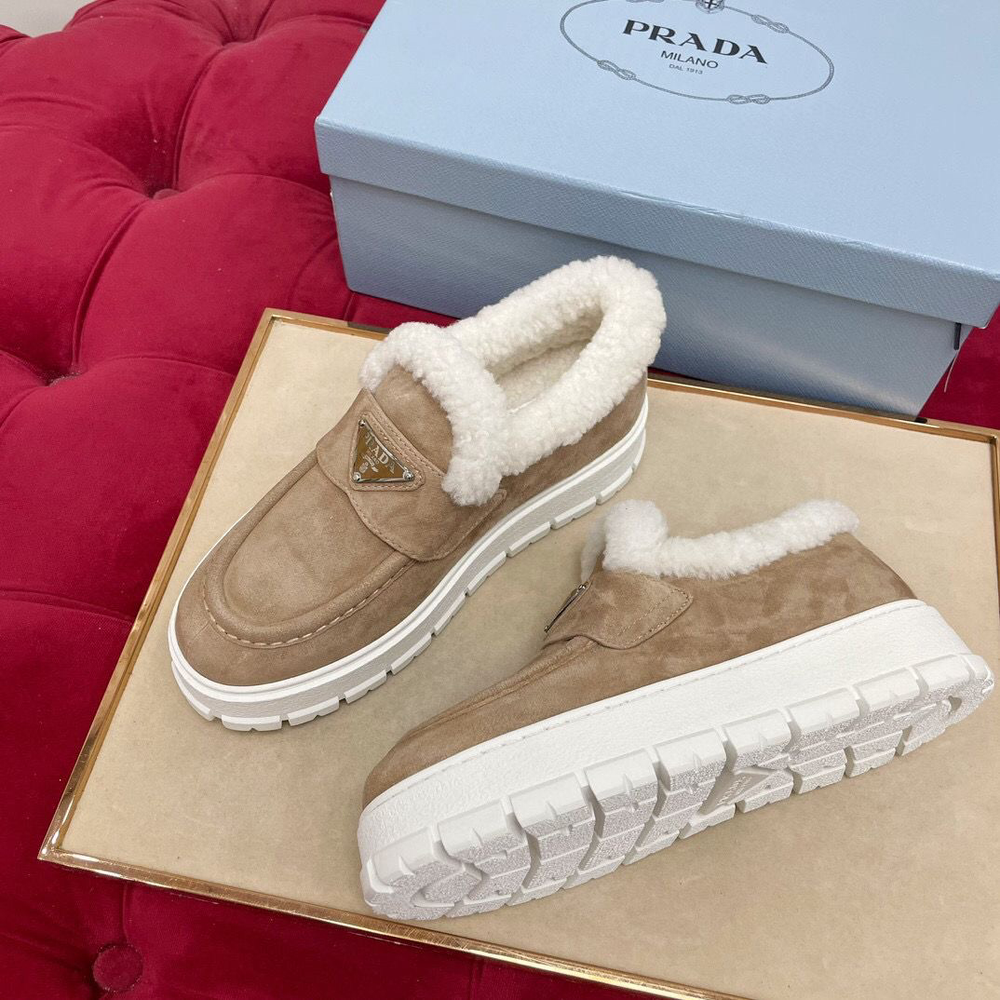 Лоферы Prada