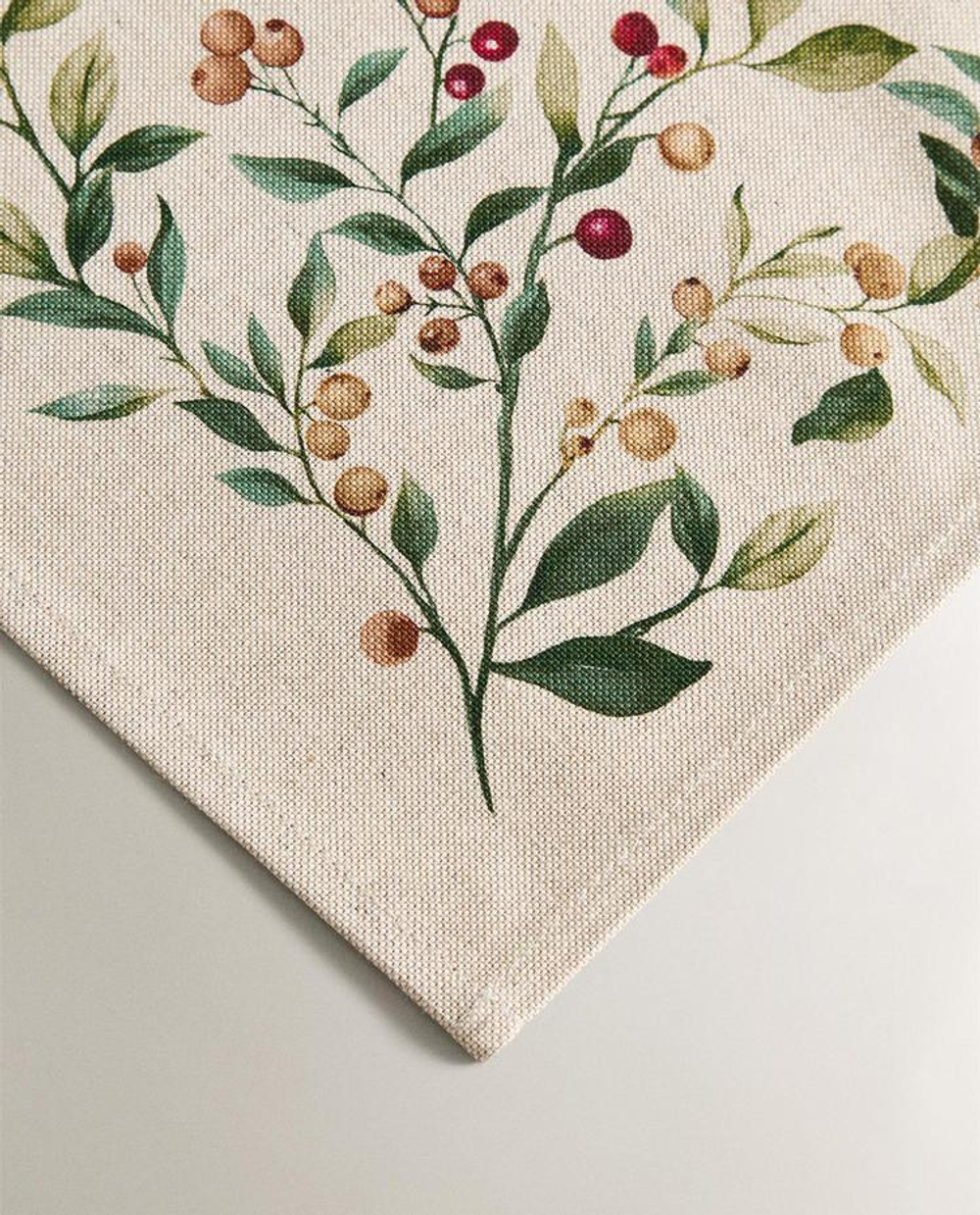 ZARA HOME КУХОННЫЕ ПОЛОТЕНЦА С РОЖДЕСТВЕНСКИМ ПРИНТОМ (НАБОР ИЗ 2 ШТ.), ЭКРЮ