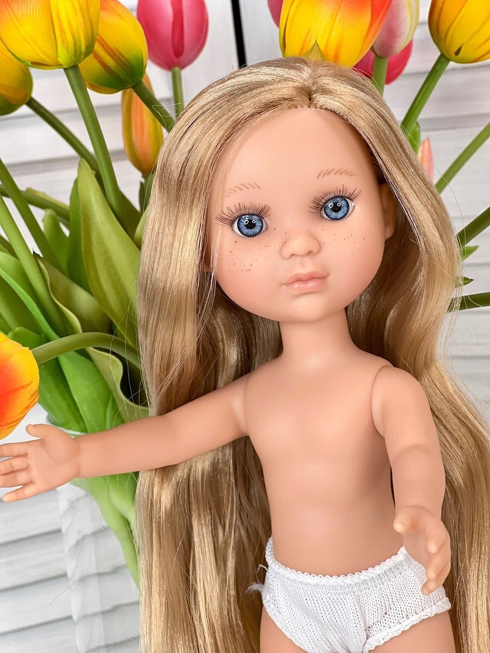 Кукла BERJUAN виниловая 35см Ева без одежды (2833)