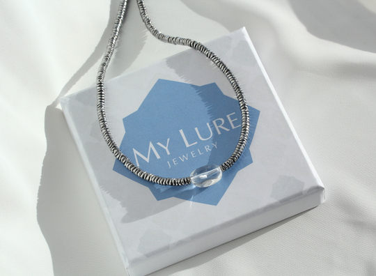 Чокер из гематита с хрустальной бусиной