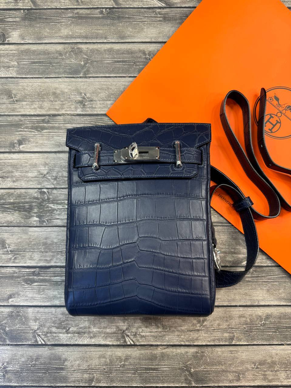 Сумка-слинг Hermes из кожи крокодила, арт. 474284879