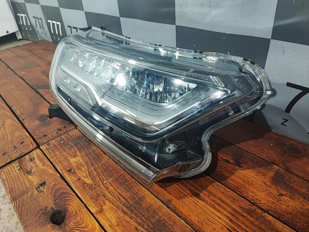 Фара правая LED Honda CR-V 5 Оригинал целая 33100TLAG11