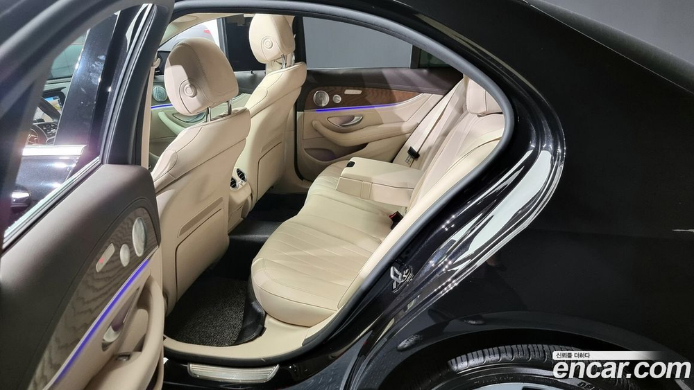Mercedes-Benz E-Class W213 E300 4MATIC Exclusive (09.2020)