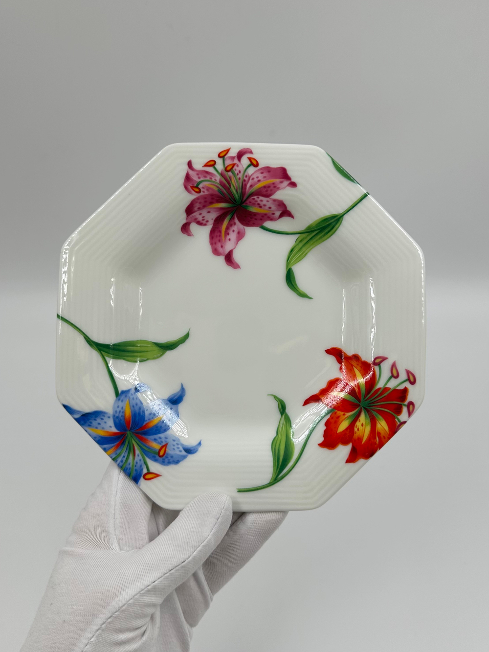 Тарелка с цветами Kenzo by Aito