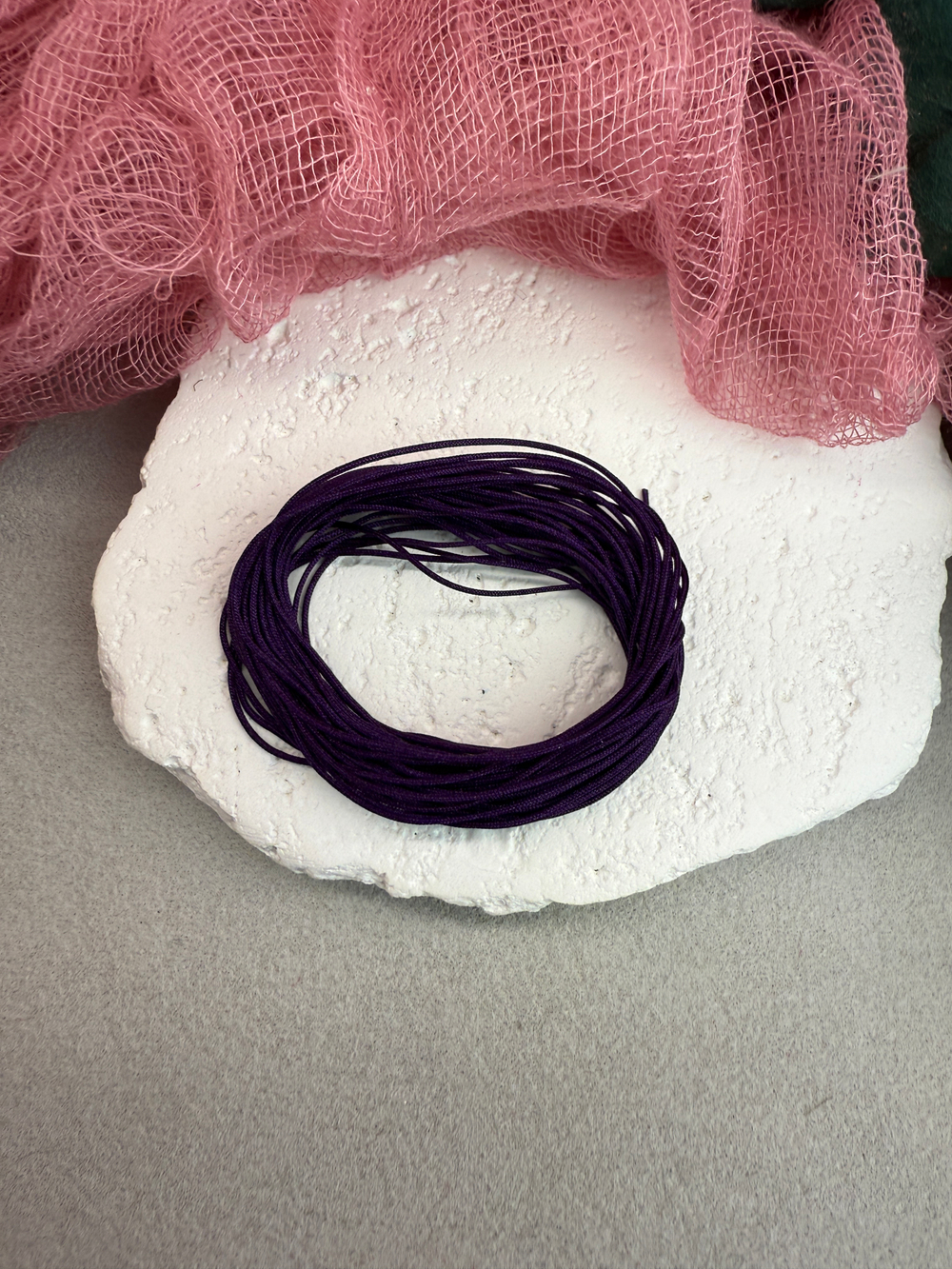 Шнур для плетения браслетов 0,6 мм, Темная сирень (5 м)
