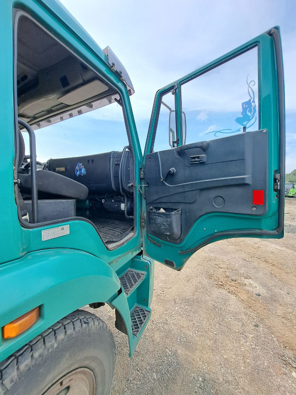 Планета 5529* на шасси КамАЗ 65115 6x4 Зерновоз 552907 (Дизельный, 11,8 л, 300 л.с., МТ)