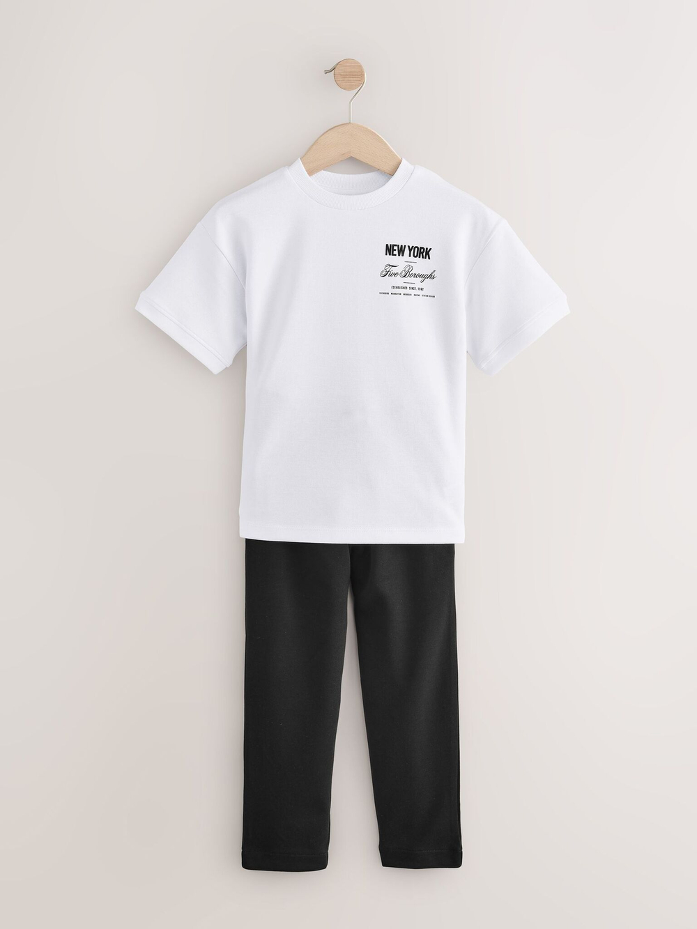 Футболка и спортивные брюки в комплекте для мальчика Next AA8-112, Черный, Белый