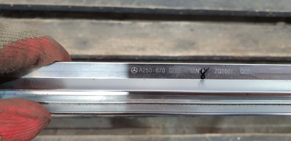 Накладка стекла заднего правого Mercedes GLC (X253) 15-нв Б/У Оригинал A2536700222