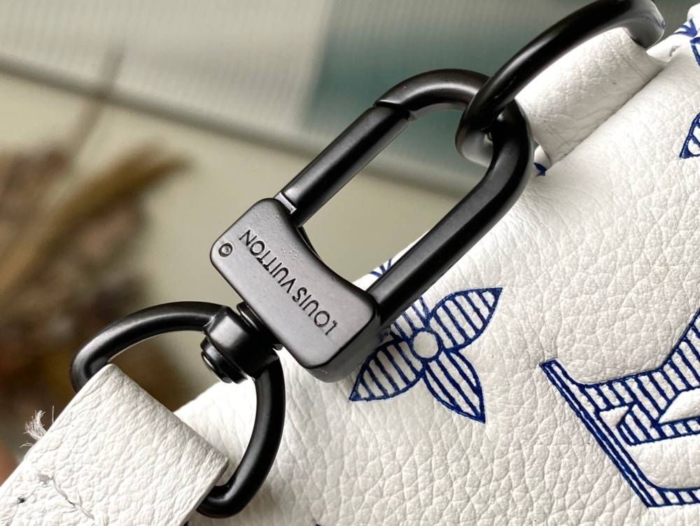 Louis Vuitton Pochette To-Go