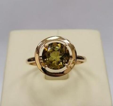 Кольцо из золота с султанитами