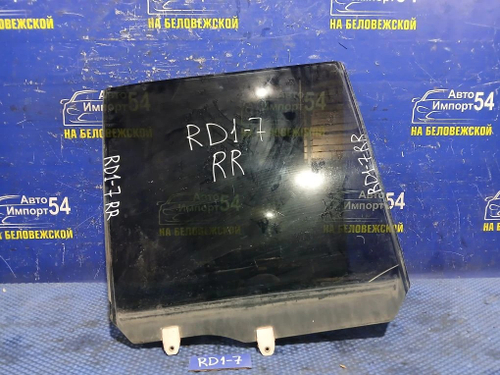 Стекло двери задней правой Honda CR-V 1996