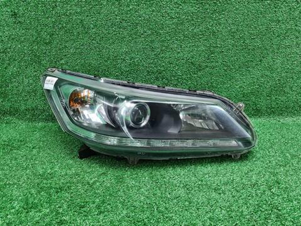 Битая Фара правая Honda Accord 9 (12-16) галоген