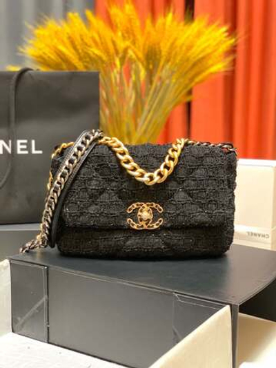 Chanel 19 26 cm