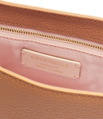 Кожаная сумка через плечо Coccinelle - бежевый(E1 PQR 18 03 01)