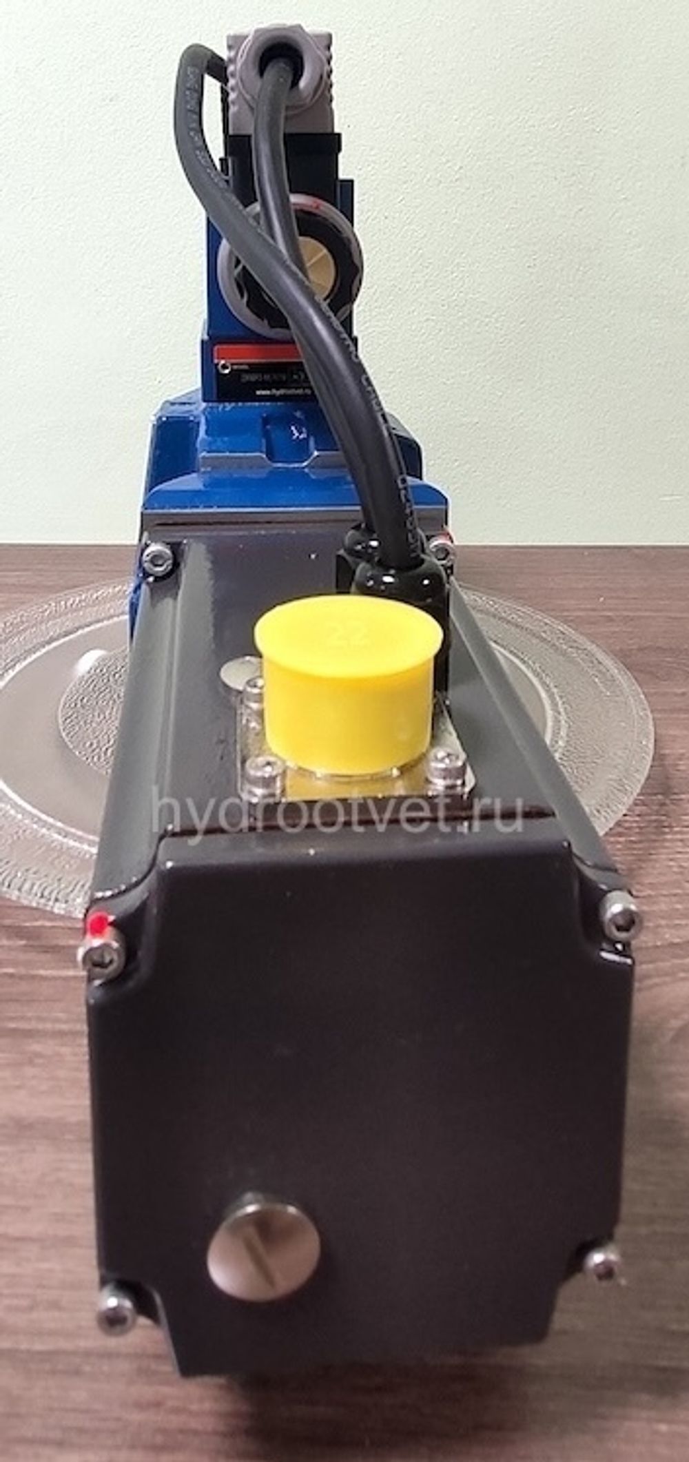 4WRKE16E200L-3X/6EG24ETK31/A1D3M - Пропорциональный распределитель с обратной связью по положению золотника и со встроенным усилителем (OBE), Ду16, A1 = ±10 В, номинальный расход 200 л/мин, схема E, каналы управления ET = X и Y - внутренние