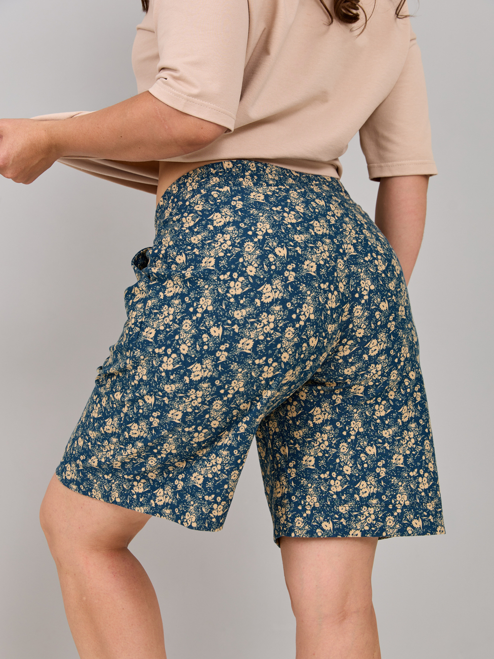 Шорты Н-147/джинсиндиго-цветыбежевые