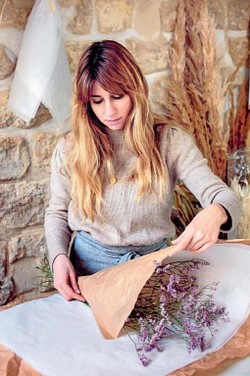 Dried Flowers: Techniques and Ideas for the Modern Home