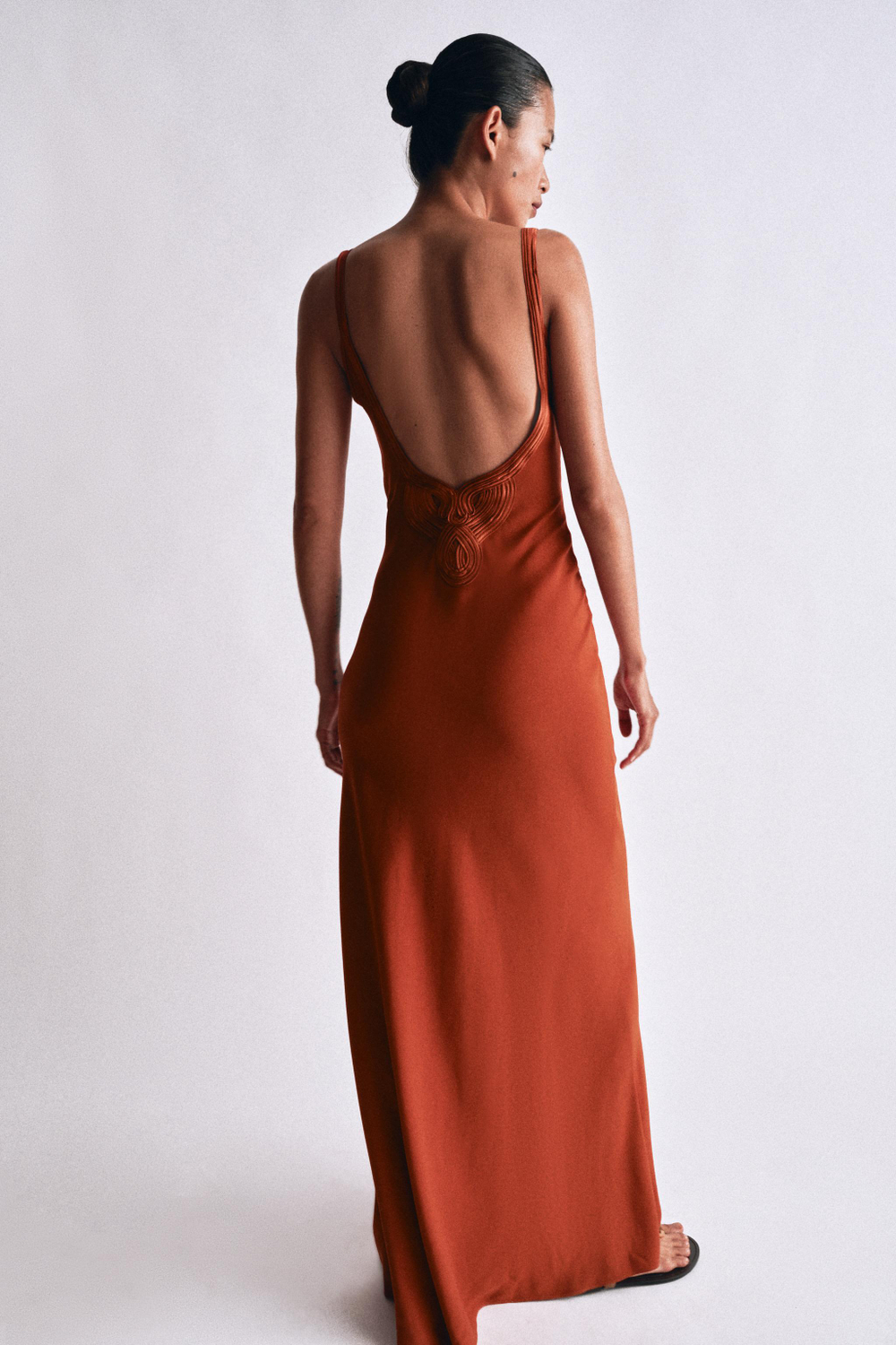 ZARA ДЛИННОЕ ПЛАТЬЕ ИЗ КОЛЛЕКЦИИ ZW, МЕДНЫЙ