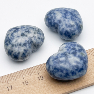 Содалит, сердце, размер около 25*30 мм, цена за 1 шт