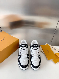Louis Vuitton Trainer Sneaker