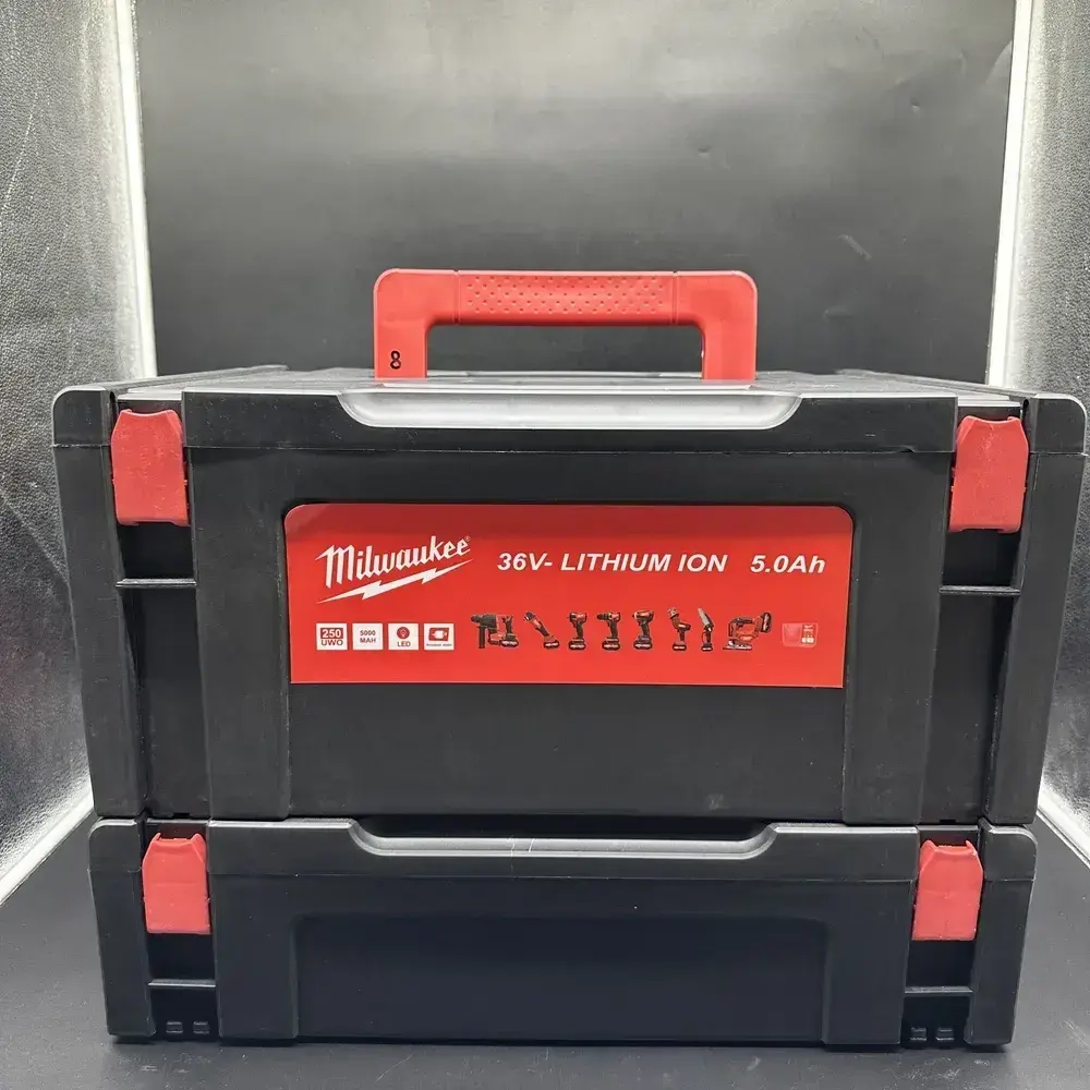 Набор аккумуляторного инструмента Milwaukee 8в1 с 4АКБ