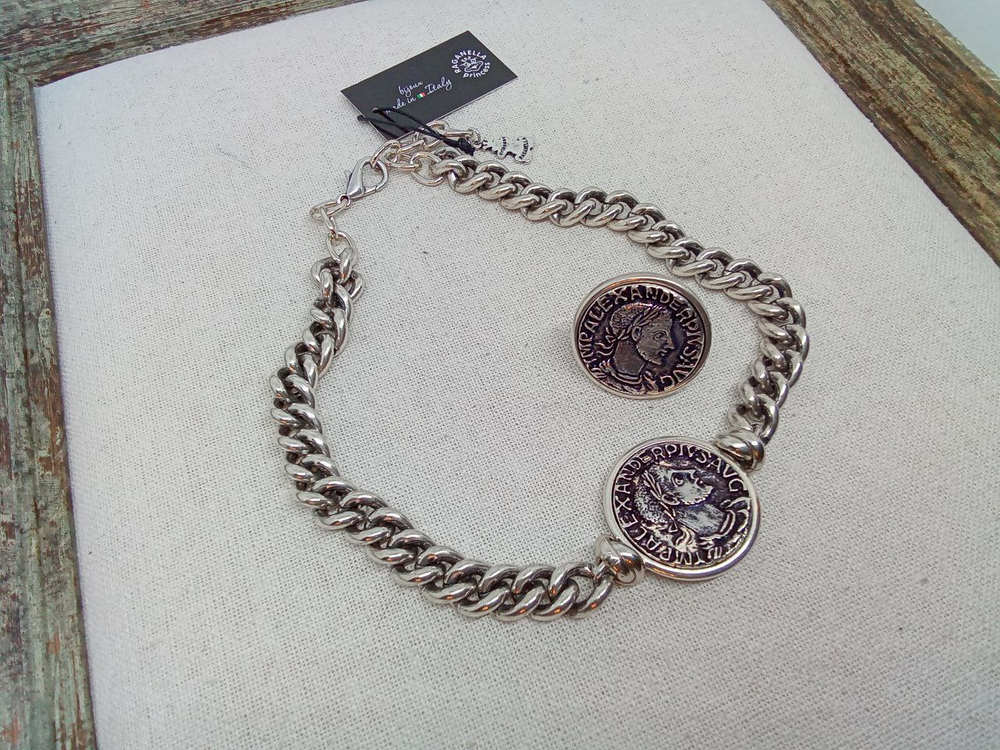 Колье плоская цепь с монетой с проф.римс.импер. Марка Авре́лия Севе́р Алекса́ндра, оттенок серебро