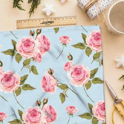 Ткань лен нежные розы на голубом